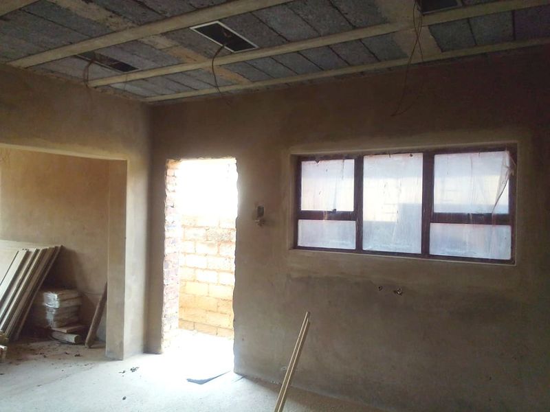 House For Sale in Etwatwa, Benoni - Photo 6