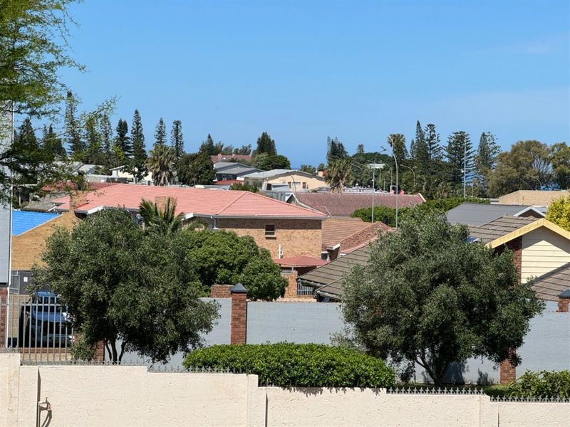 Centrally Located Value for Money Apartment For Sale in Hartenbos - Photo 6