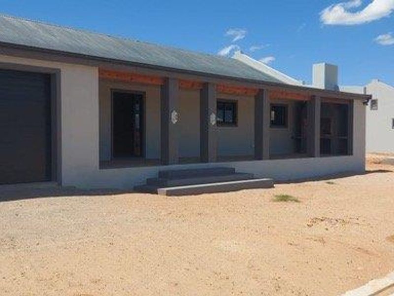 House For Sale in Van Wyksdorp, Ladismith - Photo 4