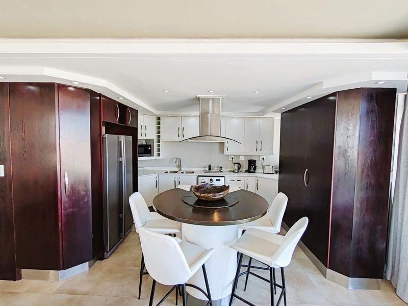 Penthouse Apartment For Sale in Blouberg - Photo 5