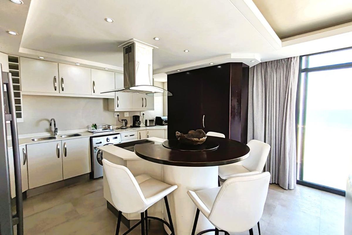 Penthouse Apartment For Sale in Blouberg - Photo 4