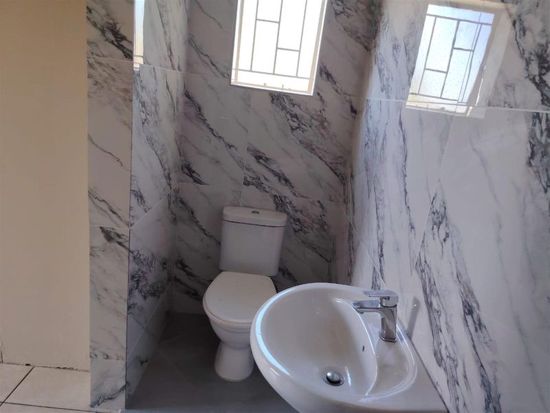 House Available in Orient Heights, Pietermaritzburg, KwaZulu Natal - Photo 8