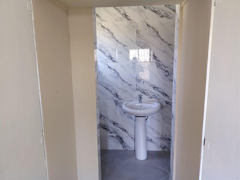 House Available in Orient Heights, Pietermaritzburg, KwaZulu Natal - Photo 9