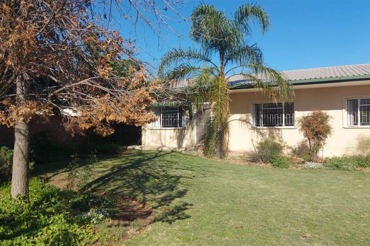 House SOLD in Ladismith - Photo 2