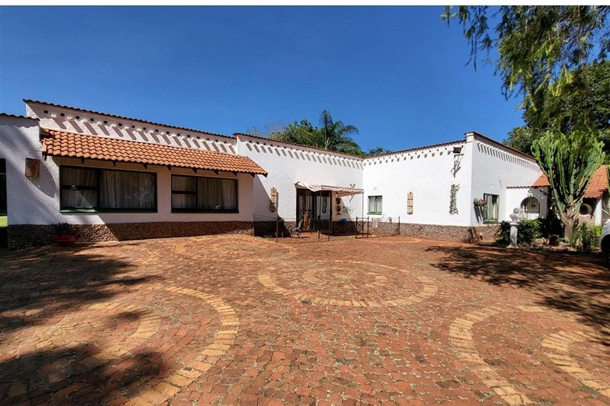 Residential and Commercial Property For Sale in Kameeldrift East, Pretoria - Photo 2