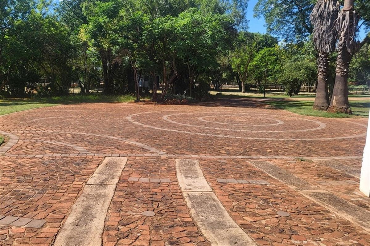 Residential and Commercial Property For Sale in Kameeldrift East, Pretoria - Photo 4