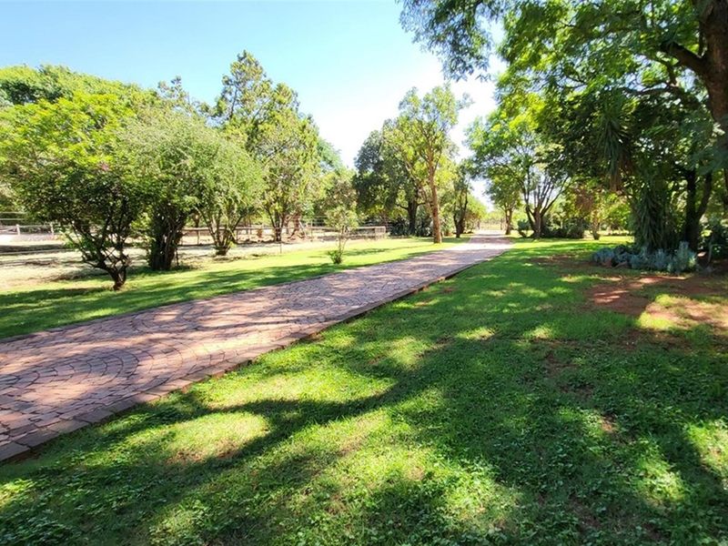 Residential and Commercial Property For Sale in Kameeldrift East, Pretoria - Photo 5