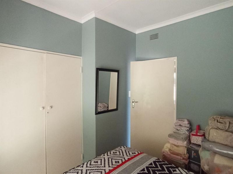 Modern & Spacious 3-Bedroom Home in Norkem Park, Kempton Park - Photo 9