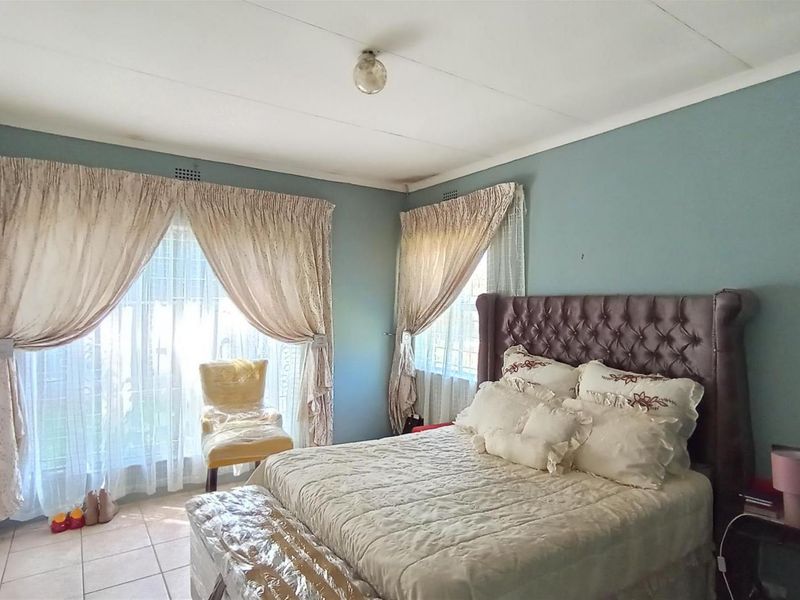 Modern & Spacious 3-Bedroom Home in Norkem Park, Kempton Park - Photo 10