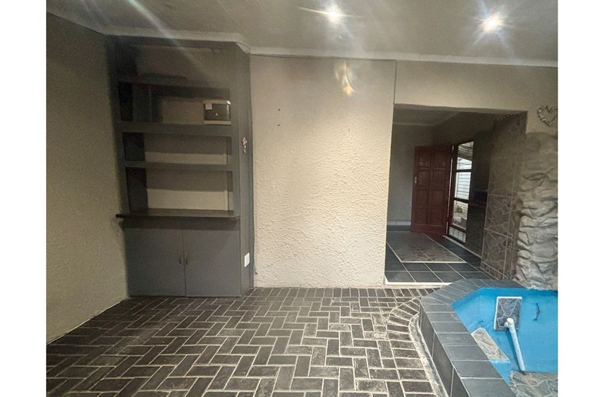 Bachelor flat To Rent in Sasolburg Ext 1, Sasolburg - Photo 4