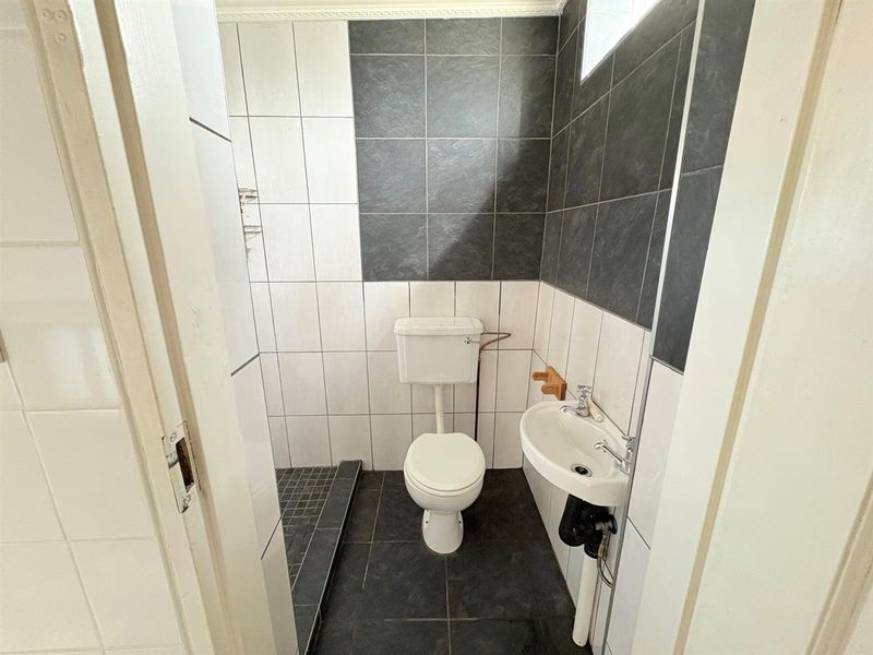 Cottage To Rent in Florida, Roodepoort - Photo 6