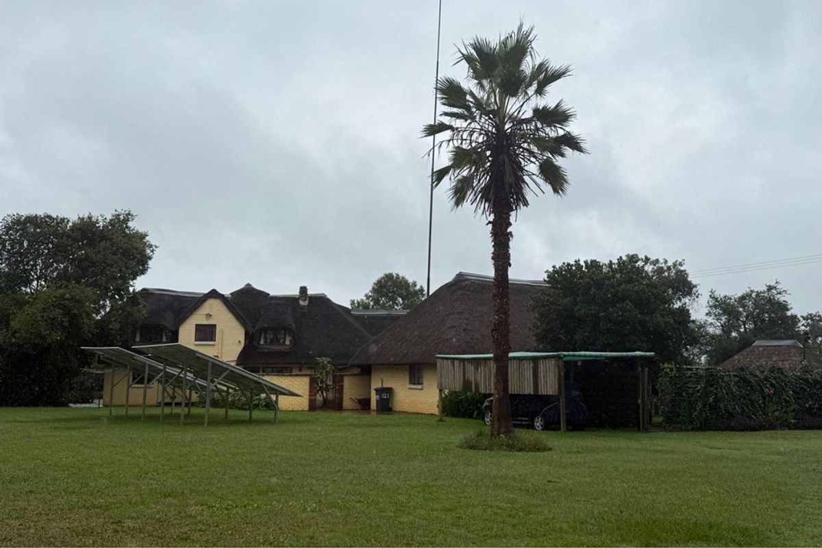 Country calm smallholding with income on the side! - Photo 3