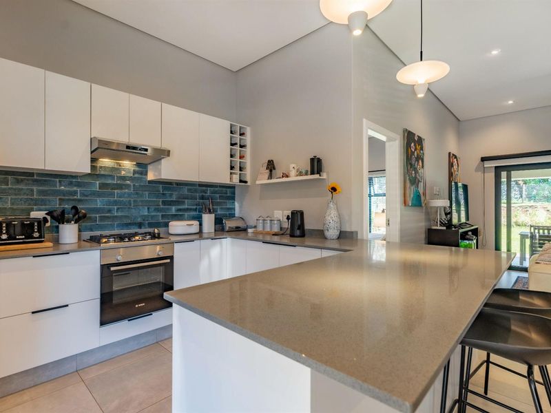 A Modern Family Homes, Prime Location - Photo 6
