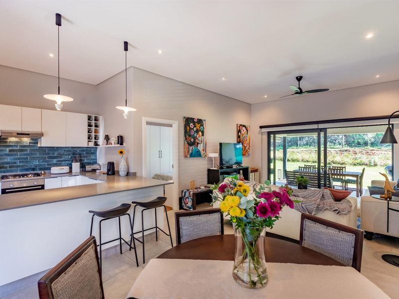 A Modern Family Homes, Prime Location - Photo 5