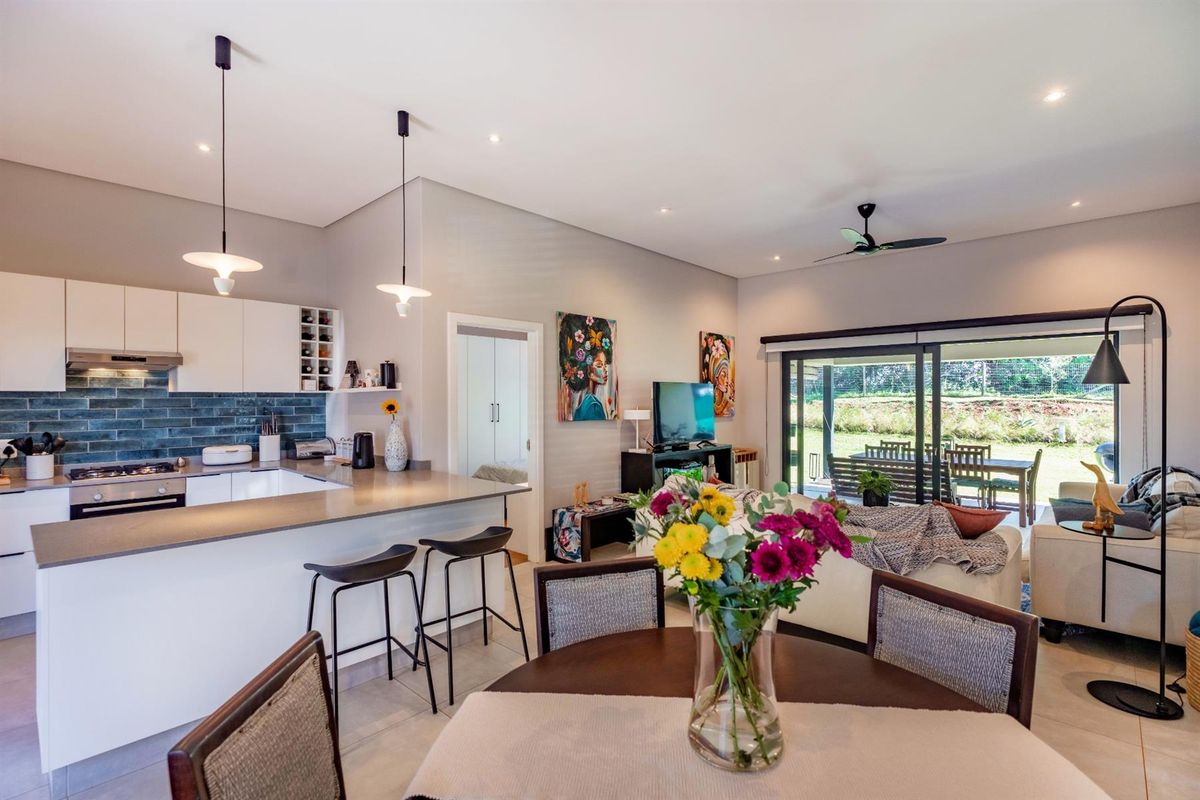 A Modern Family Homes, Prime Location - Photo 5