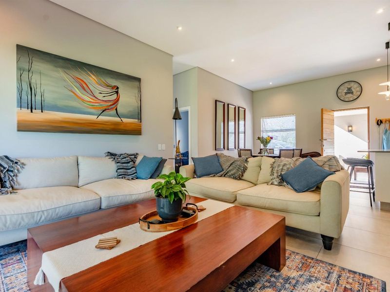 A Modern Family Homes, Prime Location - Photo 3