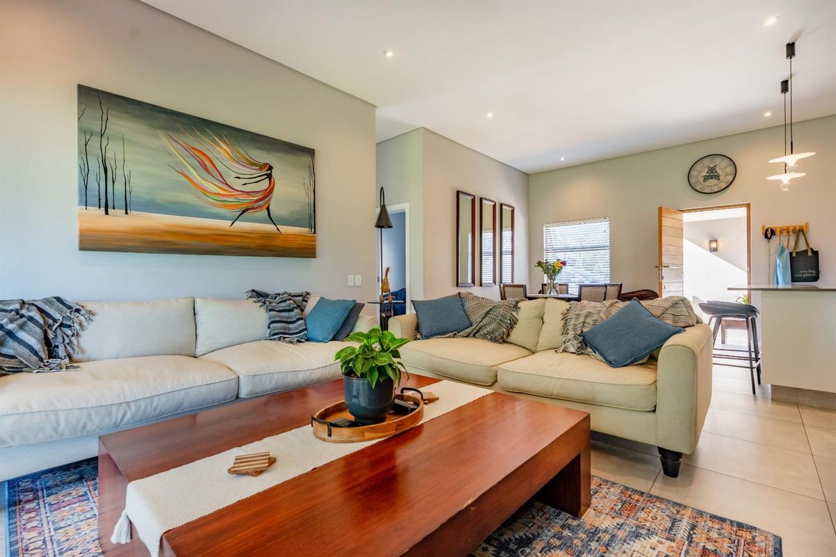 A Modern Family Homes, Prime Location - Photo 3