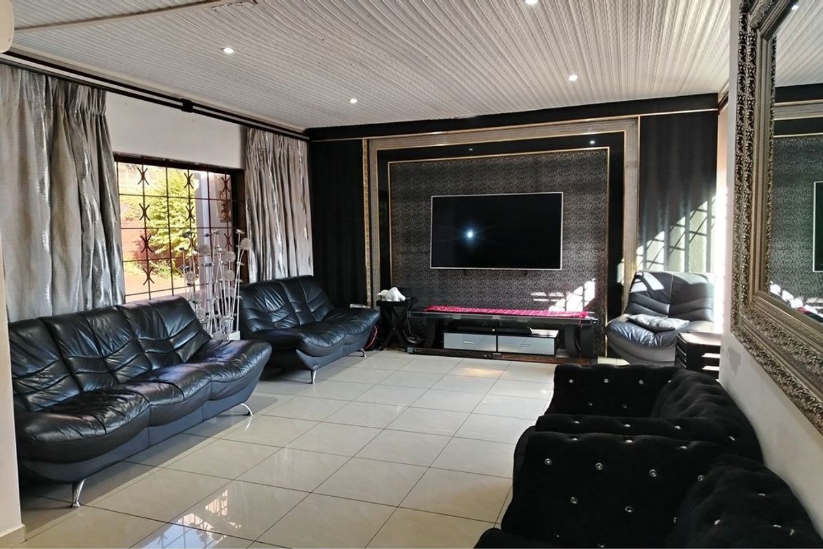 House For Sale in Panorama, Empangeni, KwaZulu Natal - Photo 5