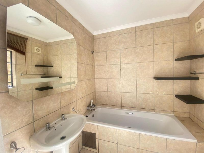 1 Bedroom Apartment For Sale in Ferndale Randburg - Photo 3