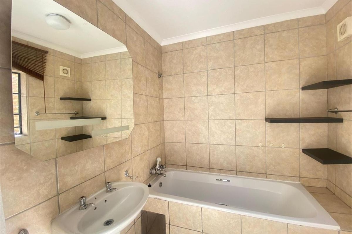 1 Bedroom Apartment For Sale in Ferndale Randburg - Photo 3