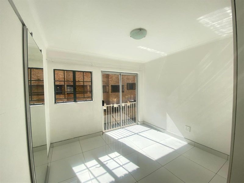 1 Bedroom Apartment For Sale in Ferndale Randburg - Photo 2