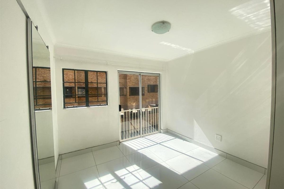1 Bedroom Apartment For Sale in Ferndale Randburg - Photo 2