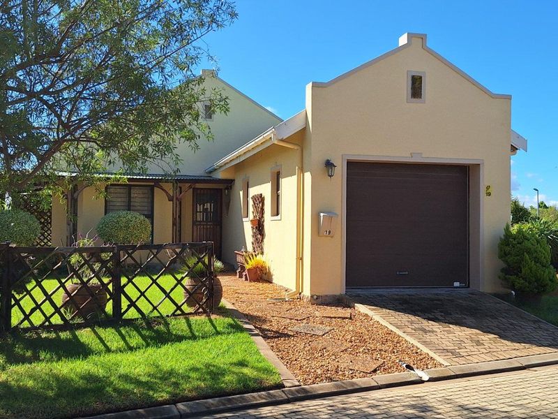 Townhouse For Sale in Riversdale - Photo 2