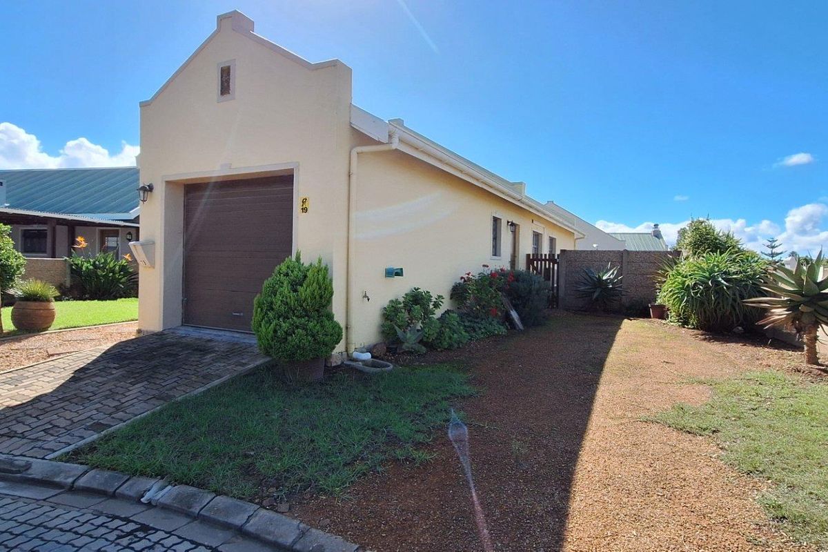 Townhouse For Sale in Riversdale - Photo 3