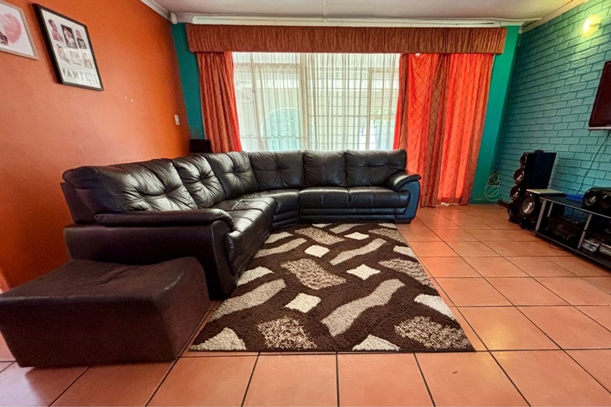 House For Sale in Sasolburg Ext 23, Sasolburg - Photo 3