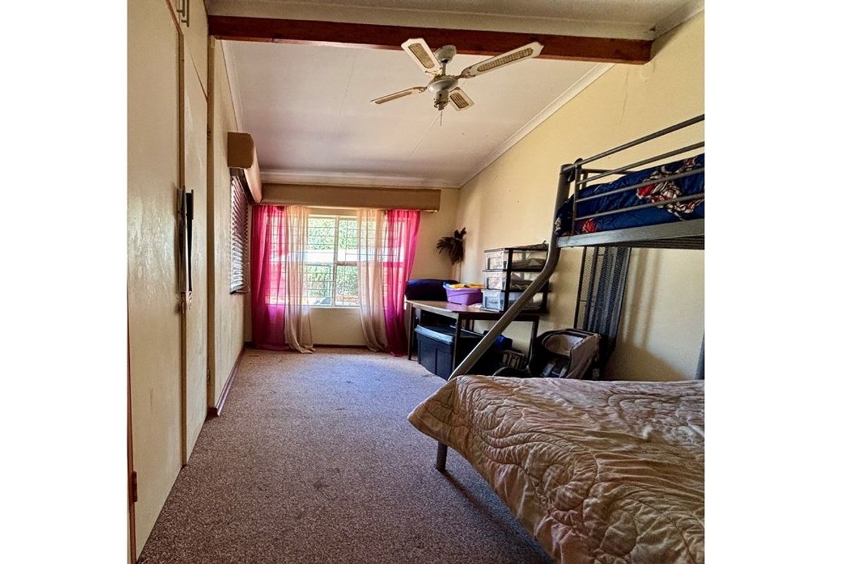 House For Sale in Sasolburg Ext 23, Sasolburg - Photo 4