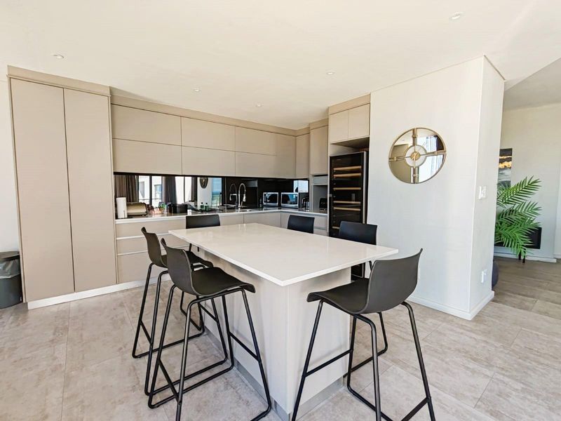 Penthouse Apartment For Sale in Table View, Blouberg - Photo 10