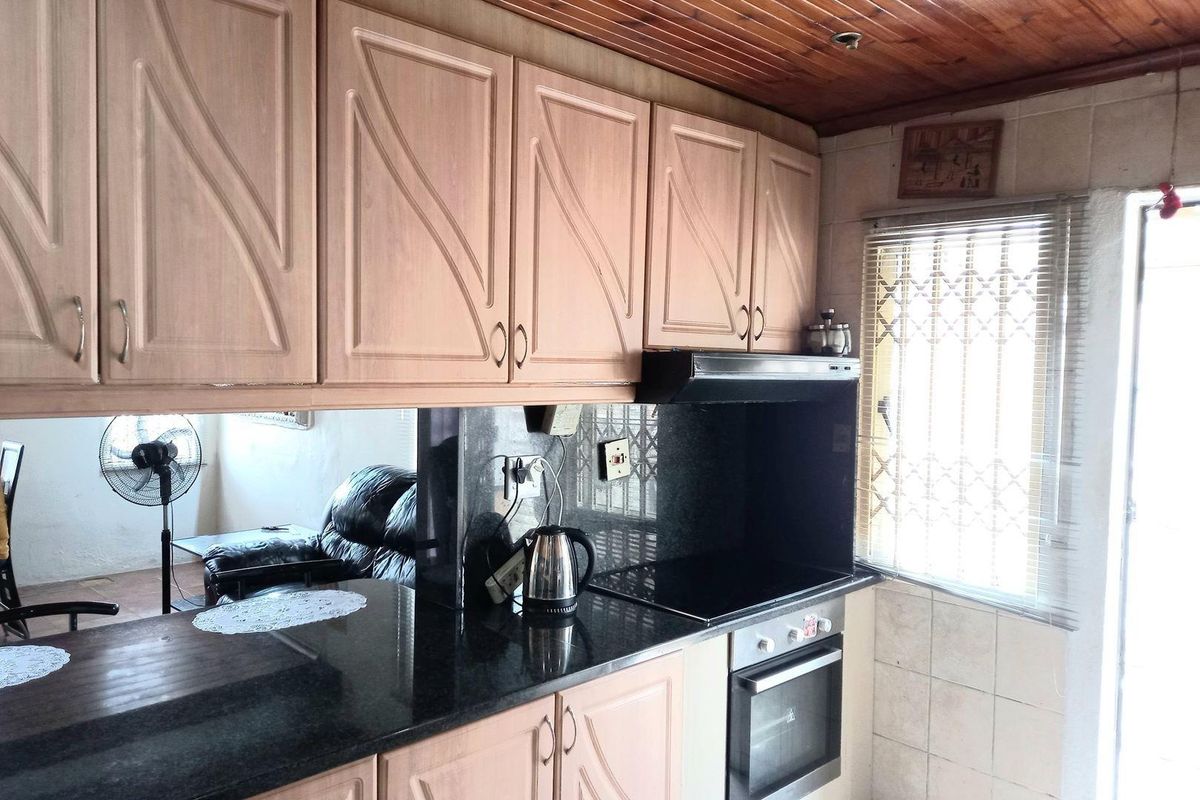 3 Bedroom House for Sale in Woodview, Phoenix, KwaZulu Natal - Photo 5