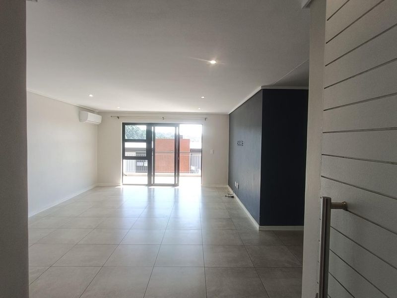 Elegant Three-Bedroom Apartment in Cotswold Fenns Estate - Photo 4