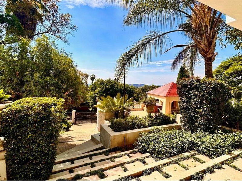 House For Sale in Waterkloof, Pretoria - Photo 2