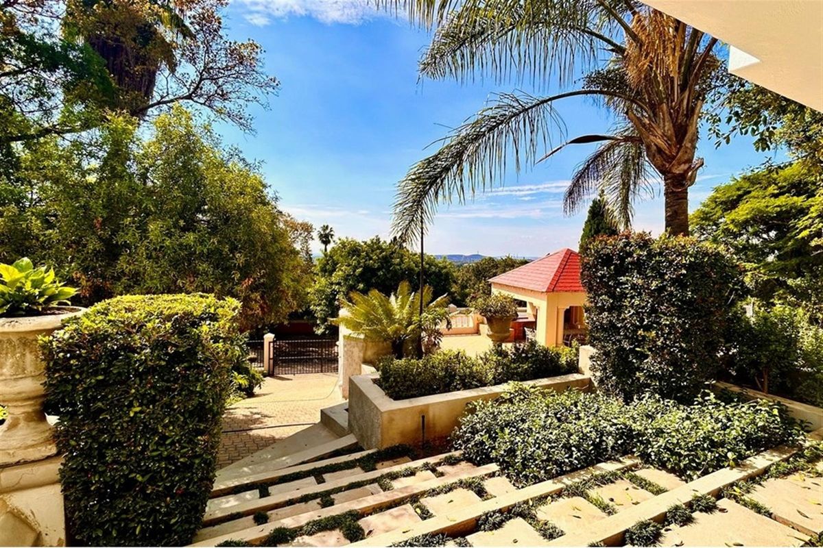 House For Sale in Waterkloof, Pretoria - Photo 2