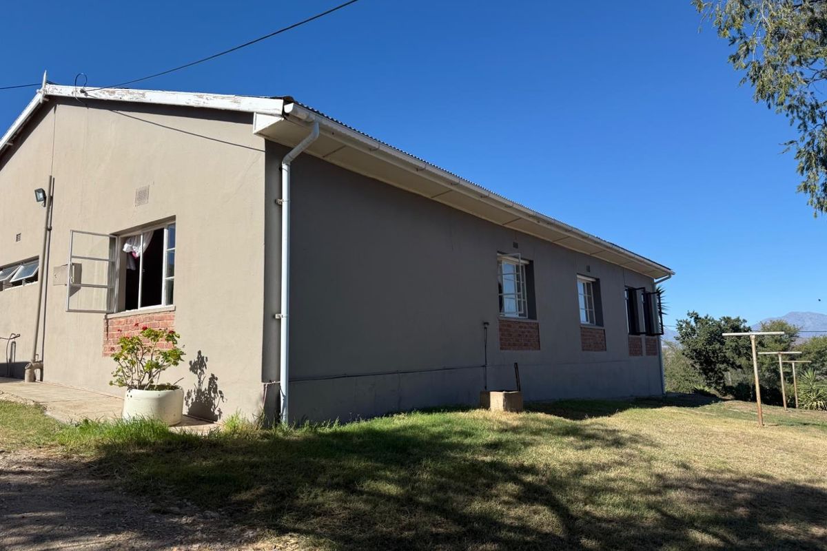 House For Sale in Van Wyksdorp, Ladismith - Photo 5