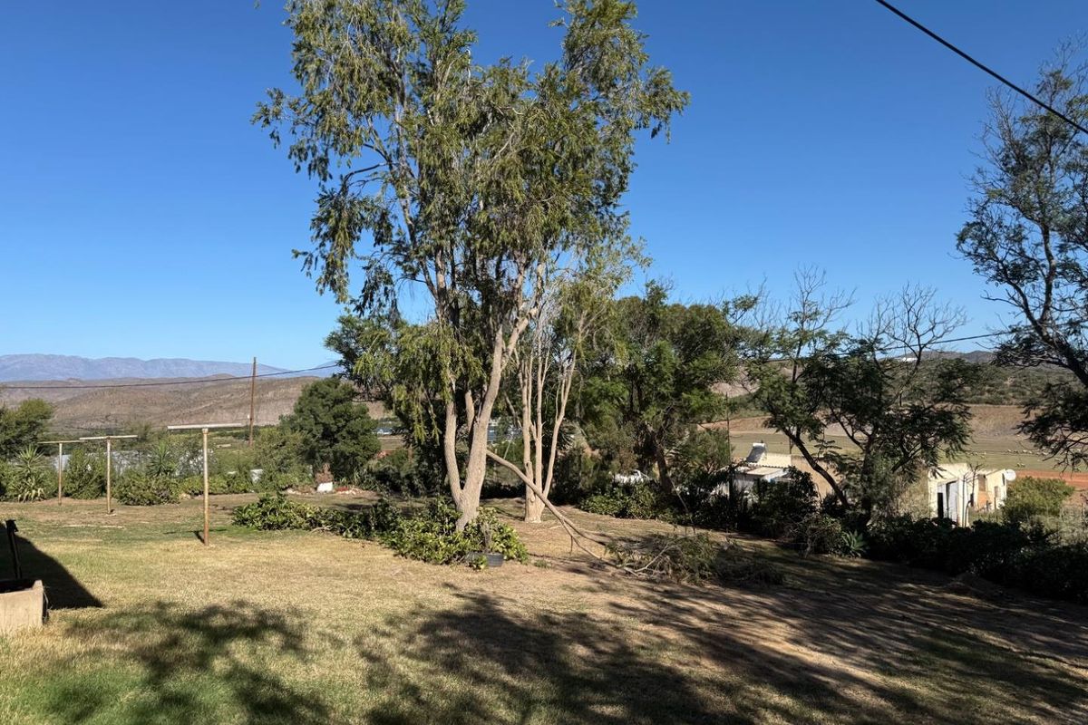 House For Sale in Van Wyksdorp, Ladismith - Photo 3