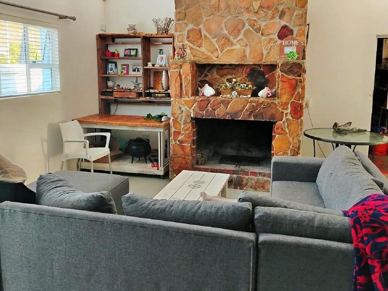 Unique, Light-filled 3 bedroom Home in Hawston - Photo 1