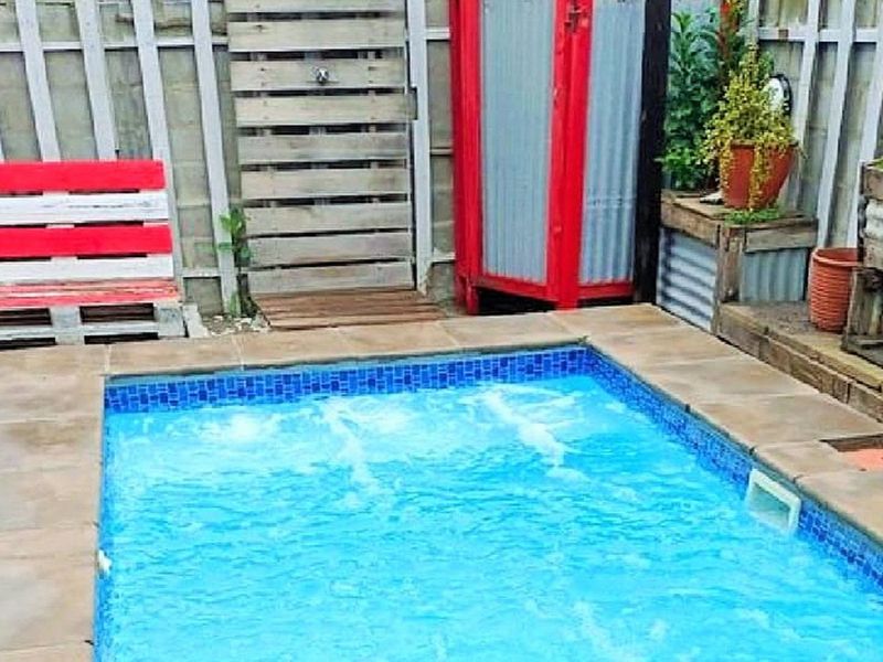 Unique, Light-filled 3 bedroom Home in Hawston - Photo 8
