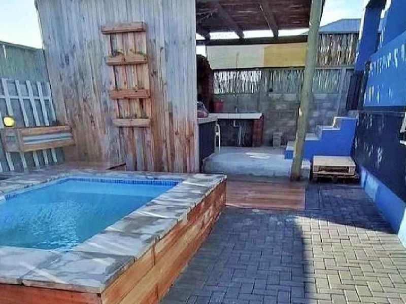 Unique, Light-filled 3 bedroom Home in Hawston - Photo 9