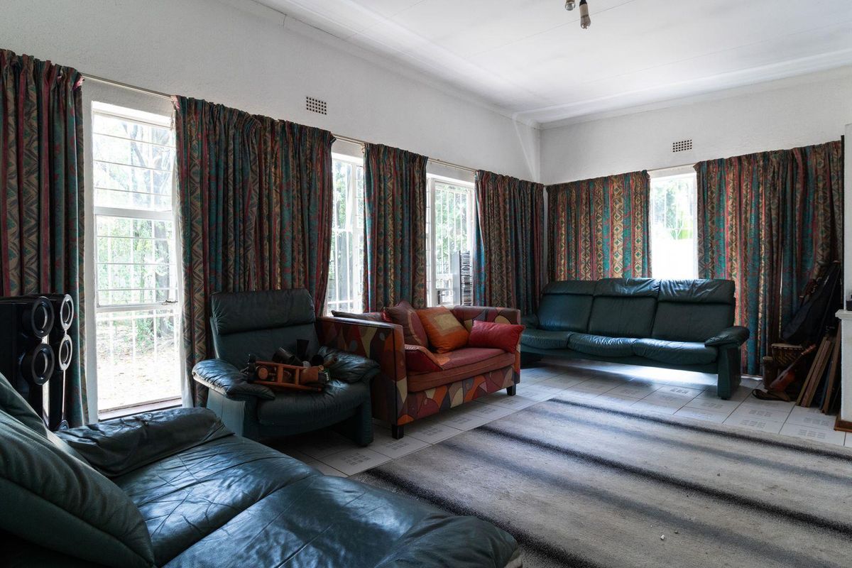 Spacious Home For Sale with an Income potential in Brackenhurst, Alberton - Photo 3