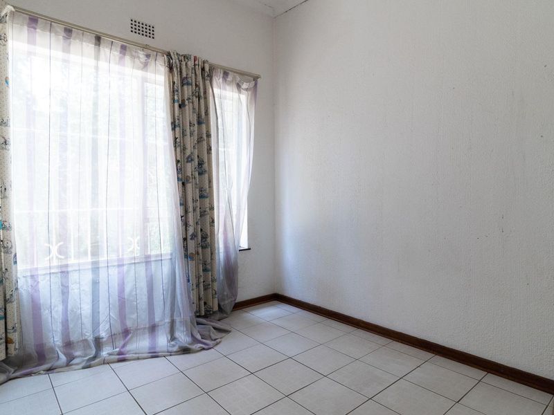 Spacious Home For Sale with an Income potential in Brackenhurst, Alberton - Photo 4