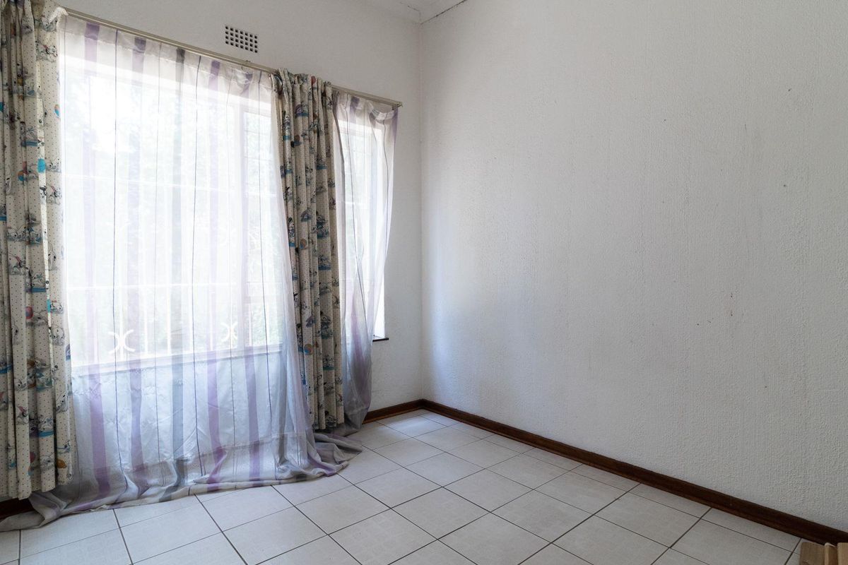 Spacious Home For Sale with an Income potential in Brackenhurst, Alberton - Photo 4