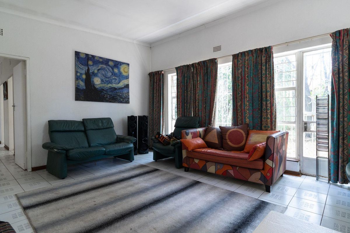 Spacious Home For Sale with an Income potential in Brackenhurst, Alberton - Photo 2