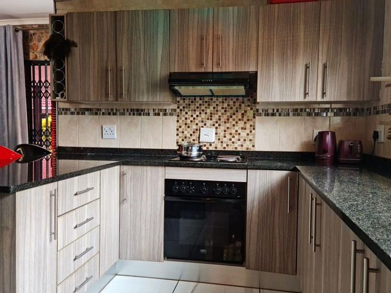 Townhouse For Sale in Aquapark, Tzaneen - Photo 8