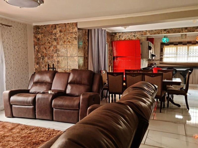 Townhouse For Sale in Aquapark, Tzaneen - Photo 3