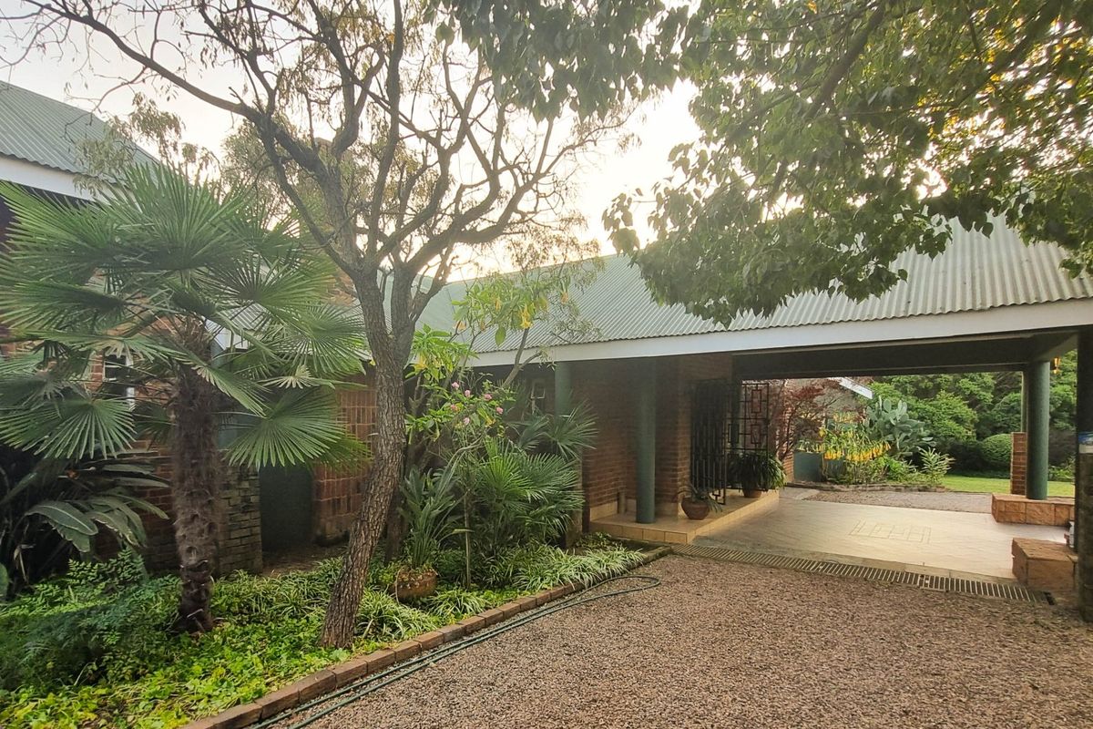 House For Sale in Norton Home Estate, Benoni - Photo 2