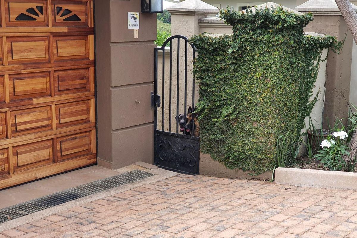 House For Sale in Shelly Beach, Margate, KwaZulu Natal - Photo 2