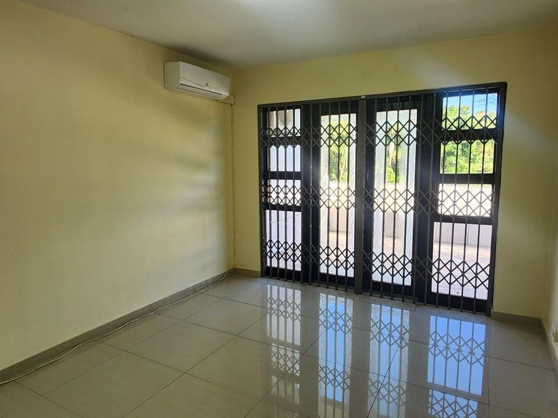 Townhouse For Sale in Umgeni Park, Durban North, KwaZulu Natal - Photo 9