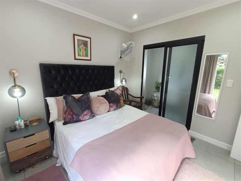 Stylish and Comfortable Garden Apartment in Emberton Estate - Photo 10